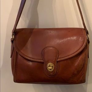 Coach Vintage British Tan turnlock shoulder bag